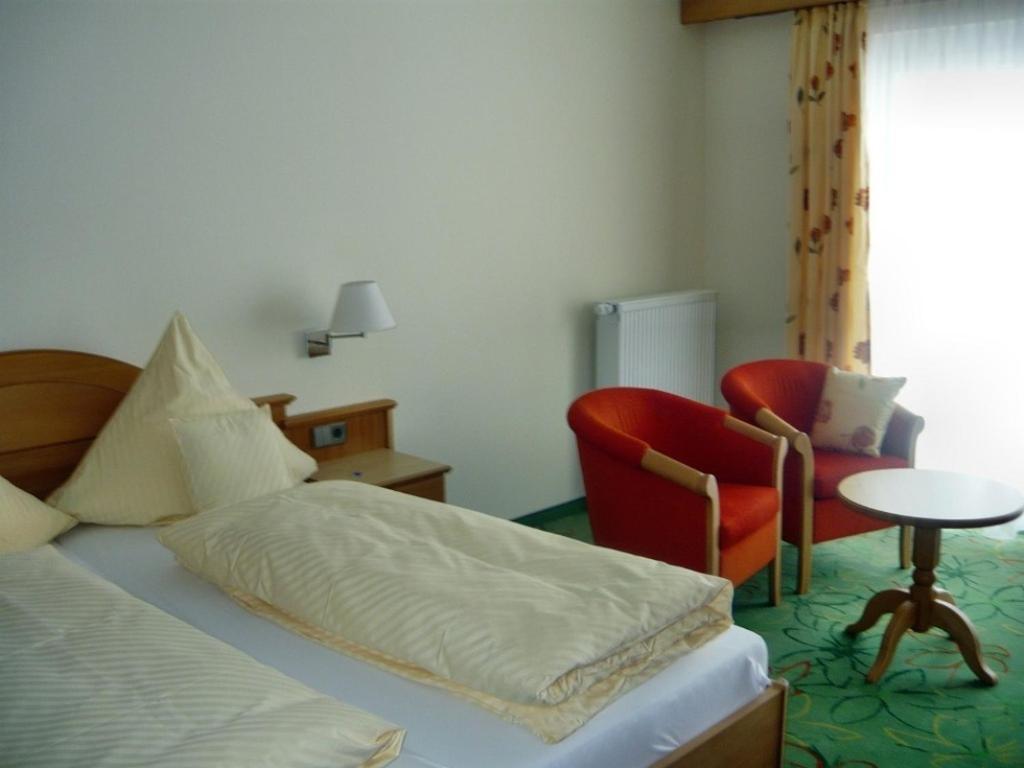 Landgasthof Loewen Neubulach Номер фото
