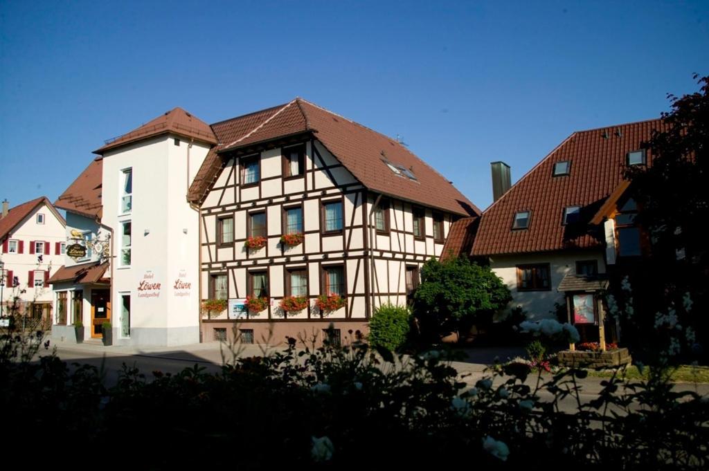 Landgasthof Loewen Neubulach Экстерьер фото